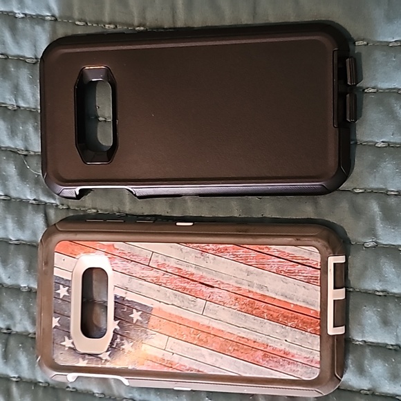 Set of 4 Samsung S10e Otter Boxes - Picture 4 of 9